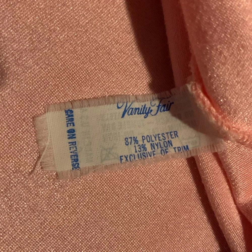 Vintage 70s Vanity Fair NWOT pink fleeced medium zip up moo moo robe pockets - Picture 8 of 8